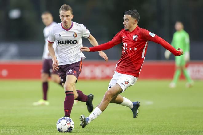 球员之间缺 球员之间缺