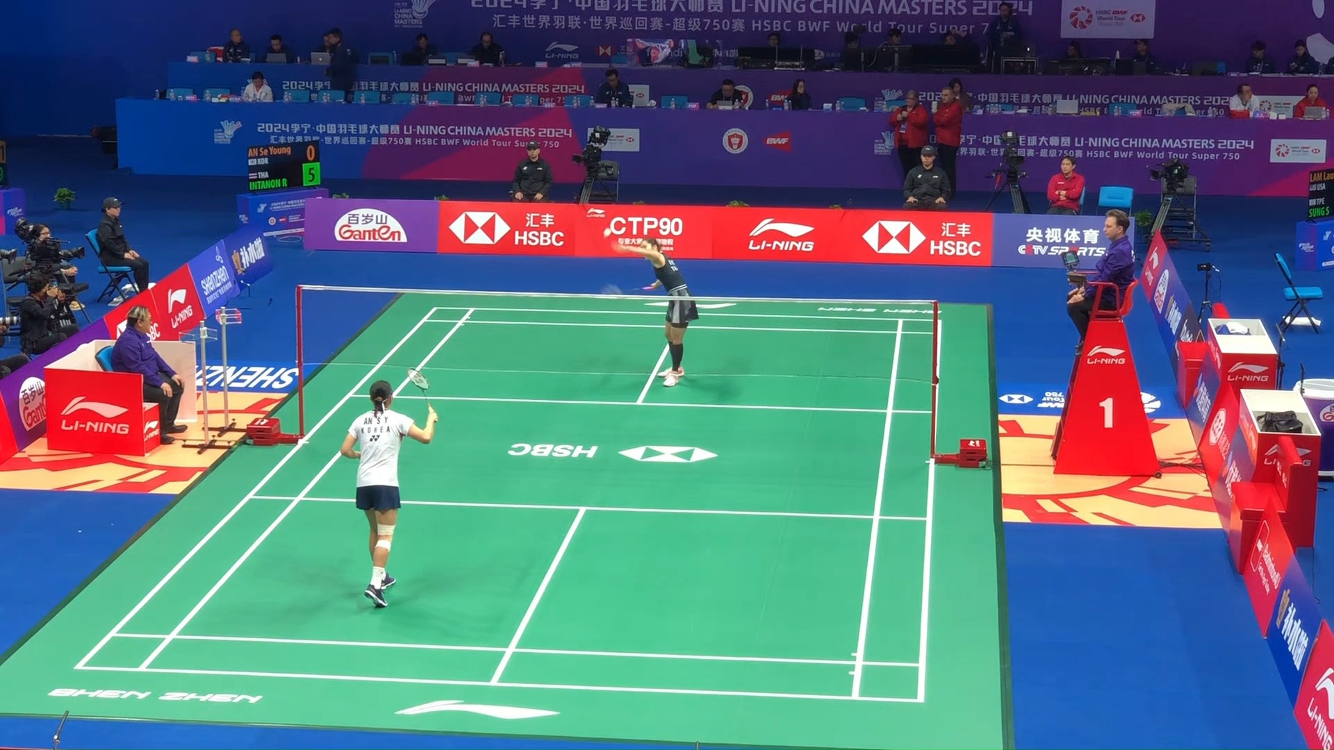 球弧线被扰 球弧线被扰